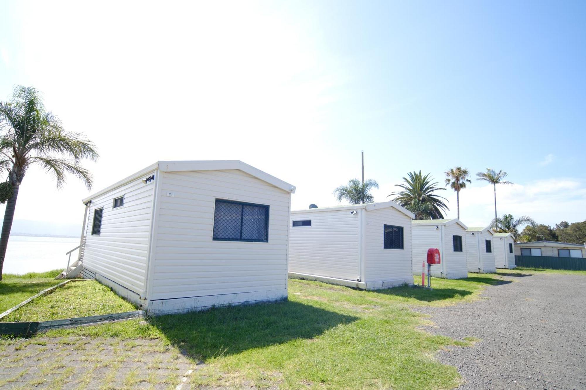 Lakeside Inn Wollongong Primbee Exterior photo