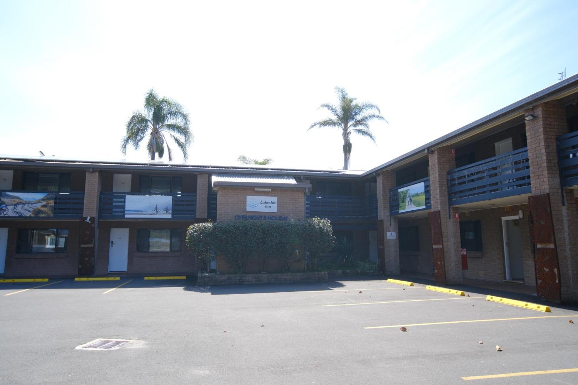Lakeside Inn Wollongong Primbee Exterior photo